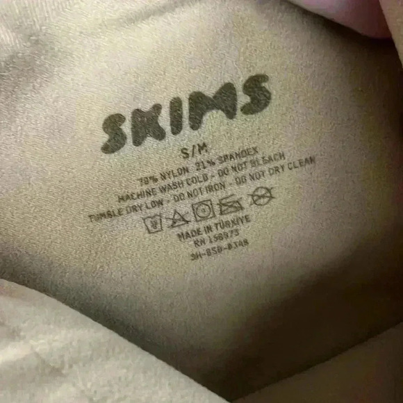 SKIMS Tan Adjustable Straps Sculpting Seamless Brief Snaps Bodysuit Size… - Picture 4 of 7